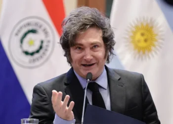 Milei veta las leyes de aumento a los jubilados y de la emergencia en discapacidad en Argentina