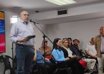 Red Decide advierte sobre "fantasma" de una intervención militar y pide debate realista