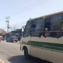 Usuarios: La mayoría de los transportistas cobran Bs 30 en vez de Bs 25