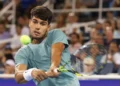 Alcaraz y Sinner avanzan a cuartos; Sabalenka aparta a Bouzas en otra jornada de lluvia
