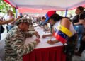 Maduro califica como un "éxito" el inicio de la jornada de alistamiento de milicianos