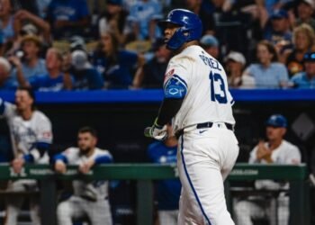 Salvador Pérez dio un paso más hacia los 300 jonrones en Grandes Ligas