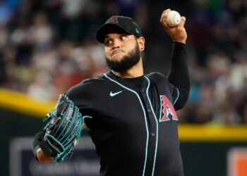 Eduardo Rodríguez tuvo una gran salida para guiar triunfo de Arizona