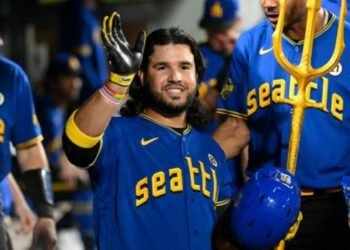 Eugenio Suárez superó las barreras de los 40 jonrones y 100 empujadas