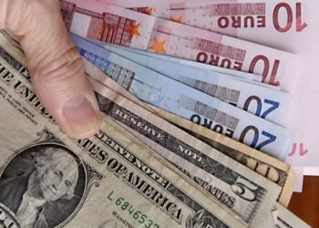 El euro sube a 1,1625 dólares ante el debilitamiento de la economía estadounidense