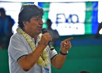 Evo Morales dice que maniobra militar de EE.UU. en el Caribe "amenaza la paz en la región"