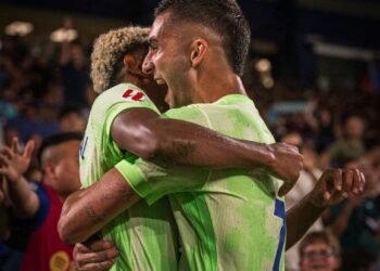 El Barcelona remonta al Levante con un gol en propia puerta en el 91