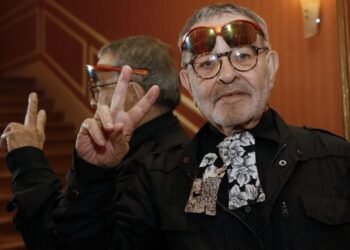 Francia distingue a Fernando Arrabal como comendador de la Orden de las Artes y las Letras