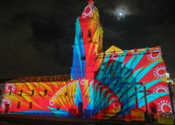 El festival de 'video mapping' de Quito recibe 365.000 visitantes, un 37 % más que 2024