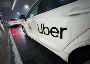 Uber aumenta beneficios y anuncia recompra de acciones por 20.000 millones de dólares