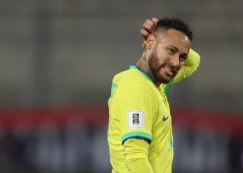 Neymar sufre un edema muscular y es duda en la convocatoria de Ancelotti