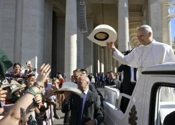 El papa León XIV se cita con una multitud de jóvenes en Roma en el acto más esperado del Jubileo