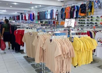 Sector comercio de Carúpano espera incremento de ventas de uniformes para septiembre