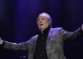 Serrat volverá a cantar el 22 de noviembre en gala solidaria en España