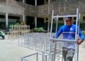 Ucersa y otros entes iniciaron reparación de 300 piezas de mobiliario escolar en el República de Haití