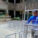 Ucersa y otros entes iniciaron reparación de 300 piezas de mobiliario escolar en el República de Haití