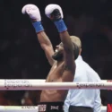 Crawford derrota a ‘Canelo’ Álvarez por unánimidad y le arrebata sus títulos mundiales de boxeo