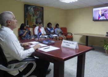 Cuba tildó de "irracional" el despliegue militar de EE.UU. en el mar Caribe