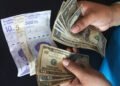 Guerra: El bolívar ha sufrido una "agresiva depreciación" de 370% en un año
