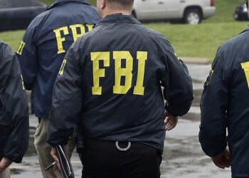 El FBI informó que detuvo al sospechoso de asesinar de un disparo a Charlie Kirk