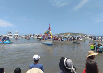 Más de 5 mil personas asistieron a la misa de la Virgen del Valle en Lechería (+Fotos)