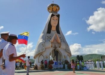 Devoción del pueblo hacia la Virgen del Valle tomó las calles del municipio Bermúdez en su día (+Fotos)