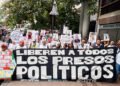 Familiares de presos políticos y activistas inician nueva ruta de protestas por delegaciones diplomáticas de Venezuela y el mundo