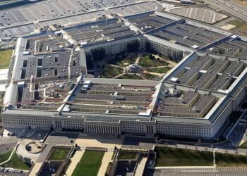 EE.UU. denuncia que cazas F-16 venezolanos sobrevolaron uno de sus buques en el Caribe
