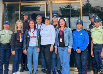 Autoridades realizaron recorridos por comercios de Lechería en el marco de la campaña "Rompe el Ciclo"