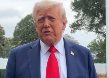 Trump evita confirmar si recibió carta de Maduro y dice "veremos qué pasa con Venezuela"