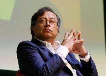 Petro califica como "asesinato" el ataque militar de EEUU contra embarcación en el Caribe