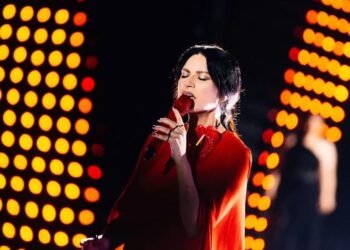 Laura Pausini se suma a artistas europeos para pedir la protección de la UE frente a la IA