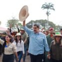 Maduro confía en preparación de campesinos para "tomar las armas" si EEUU ataca Venezuela