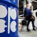 La OPEP+ decide aumentar su producción en octubre a un ritmo menor: 137.000 barriles