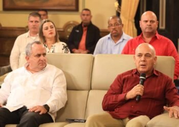 Cuba anuncia jornada de firmas para apoyar a Venezuela ante "agresiones" de EE.UU.