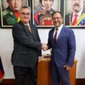 Canciller venezolano analiza con embajador de Rusia el "asedio actual" de Estados Unidos