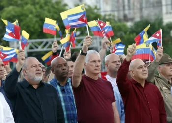 El Gobierno cubano encabeza un acto multitudinario a favor de Venezuela