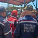 Bomberos trabajan en el rescate de 14 cuerpos tras inundación en una mina en Bolívar