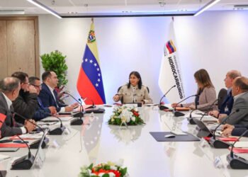 Delcy Rodríguez: EE.UU. quiere "vender" la idea de que regalará gas venezolano a Trinidad