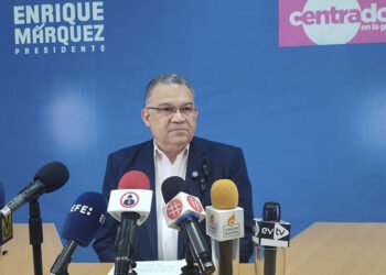 Enrique Márquez y al menos otros cuatro presos políticos que permanecían incomunicados recibieron visitas de sus familiares