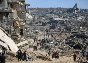 11 miembros de una familia mueren en ataque israelí a un minibús en Gaza