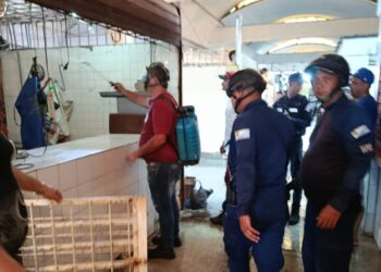 Realizaron jornada de saneamiento y fumigación en el mercado municipal de Carúpano