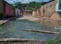 Voz Comunitaria | Vecinos denuncian que la población de Guaca se hunde en las aguas servidas por falta de una bomba