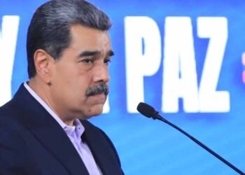 Gobierno de Maduro ve con "extrema alarma" uso de la CIA como "amenaza" contra Venezuela