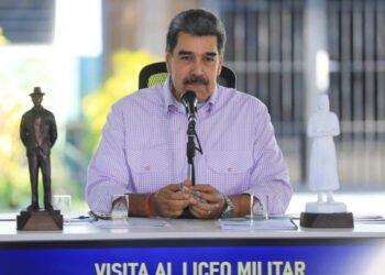 Maduro advierte que Venezuela cuenta con "más de 5.000" misiles para la defensa antiaérea