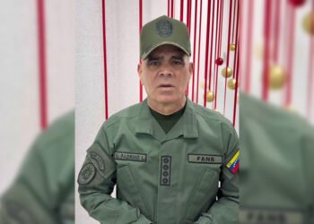 Padrino López advirtió a Trinidad y Tobago que "no se equivoque" con violar soberanía nacional