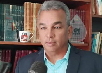 Exhortan a las autoridades a que modernicen sistema de agua potable y resguarde cuencas del río Neverí
