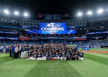 Jonrón de tres carreras de Springer lleva a los Azulejos a la Serie Mundial (+Video)