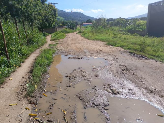 Voz Comunitaria | Brisas del Neverí, una comunidad que sufre por la falta de agua por tuberías (+Video)