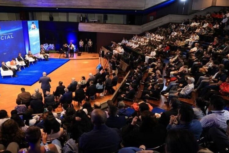 Venezuela celebra un congreso espacial para abordar "avances y desafíos" en la materia